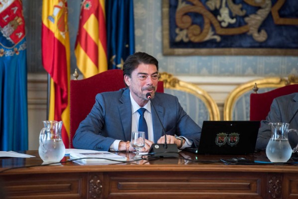 Barcala responde a Guanyar, Cs y Compromís y se someterá a su primer examen político en octubre