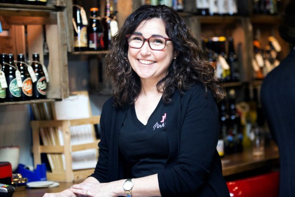 La valenciana Anabel Navas, nombrada 'Chevaliere d'Honneur' por la cofradía de cerveceros belgas