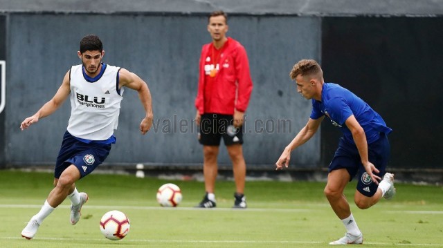 El Valencia busca su primer triunfo apoyándose en la buena racha tras los parones de Liga
