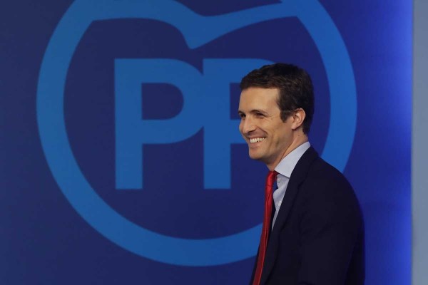 Montón eleva la presión sobre Casado