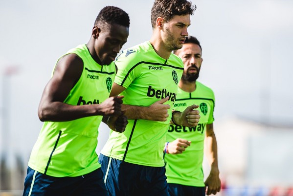 Borja Mayoral y Vukcevic se incorporan a los entrenamientos
