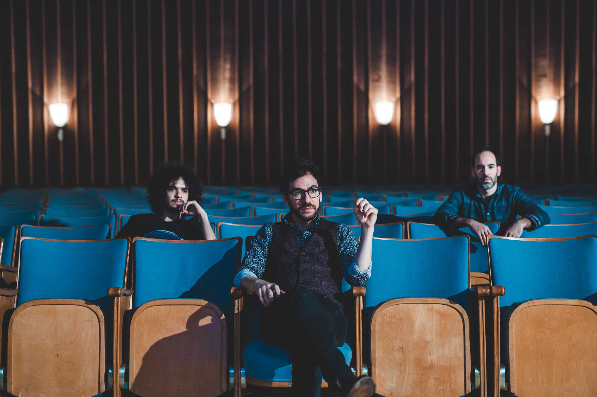 El trío de Omer Klein aterriza en València para presentar 'Sleepwalkers'