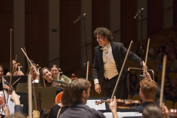 La Joven Orquesta Sinfónica clausura la temporada en el Palau con 'Rose in flame'