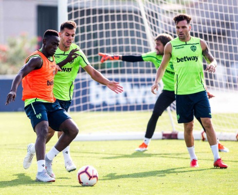 Paco López ya tiene a toda su plantilla en la ciudad deportiva