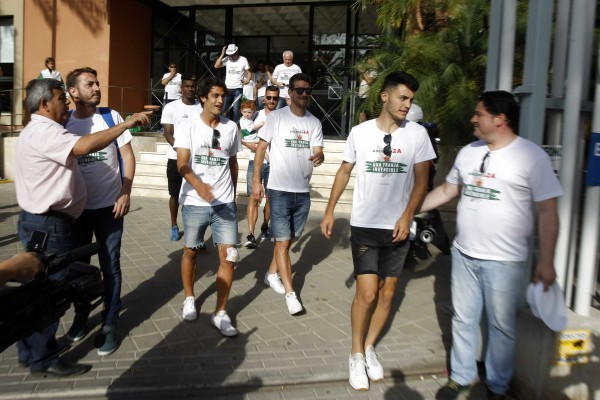 Elche celebra el ascenso a Segunda (Fotos: FITO GONZÁLEZ)