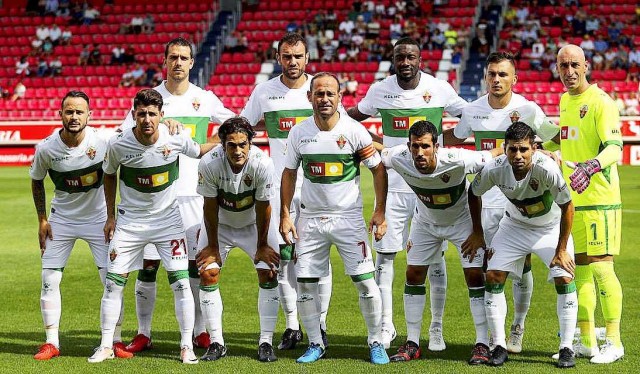 El Elche aprovecha la inferioridad del Granada para pasar de ronda