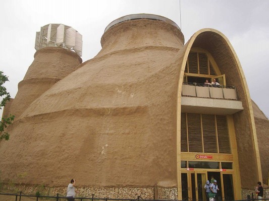 Colegios de paja