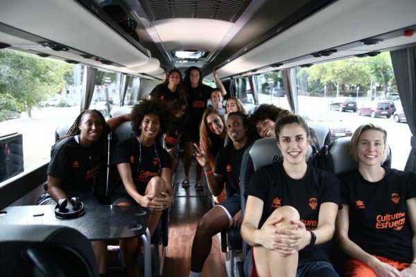 El equipo femenino de Valencia Basket se estrena en pretemporada