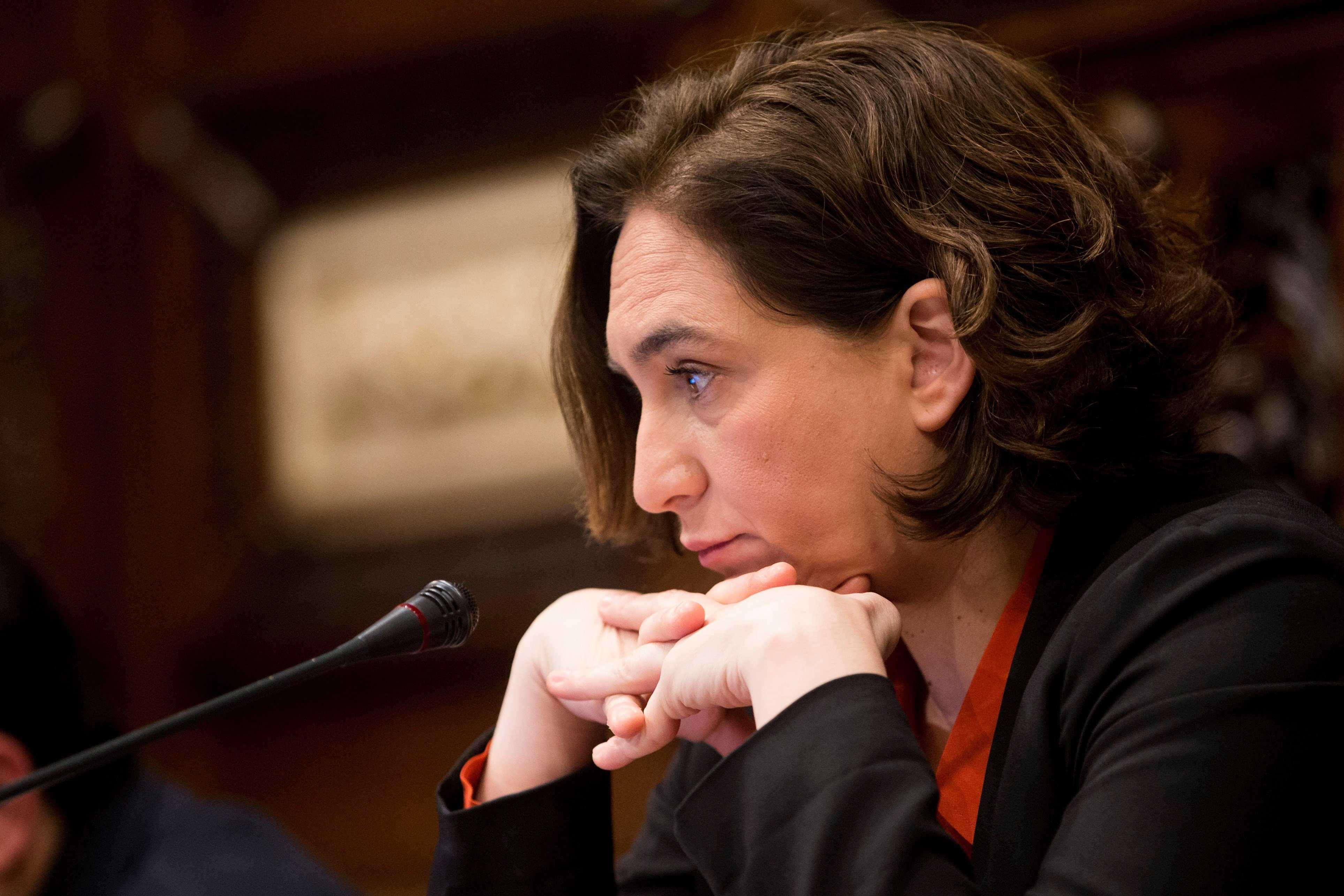 La alcaldesa de Barcelona, Ada Colau, durante un pleno municipal. Foto: EFE - 