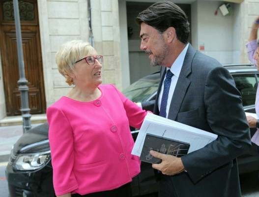 Sanidad y Alicante pactan la cesión de suelo para los centros de salud de PAU 2, Garbinet y San Juan 