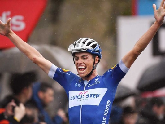 Mas gana en La Gallina y se pone segundo mientras Yates sentencia su primera 'grande'