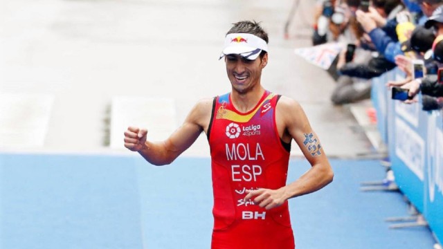 Mario Mola se proclama campeón del mundo por tercera vez