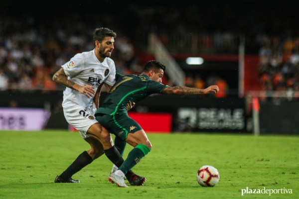 El Valencia vio más tarjetas ante el Betis que en los tres primeros partidos