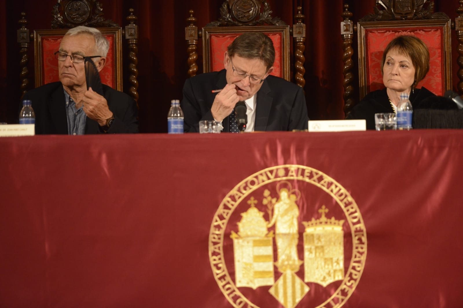 Joan Ribó, Ximo Puig y Mavi Mestre, durante la apertura del curso. Foto: KIKE TABERNER - 