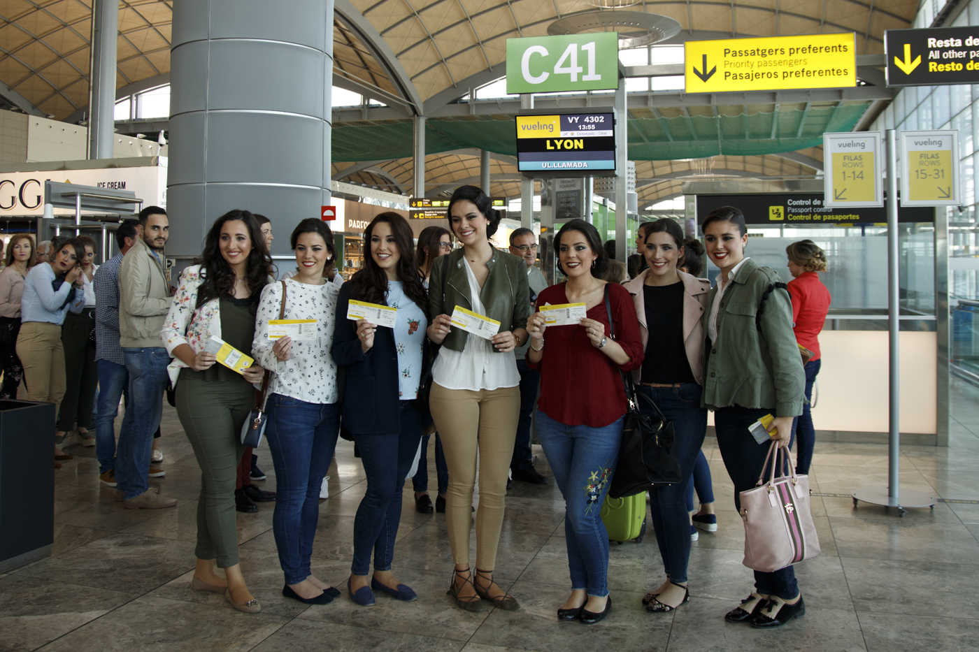 Les Fogueres de Sant Joan en Lyon. Primera Jornada (fotos PEPE OLIVARES)