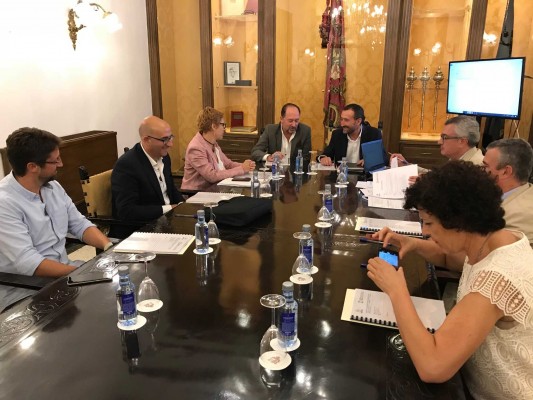 La Red por la Transparencia aprueba en Orihuela un decálogo por una contratación pública ejemplar