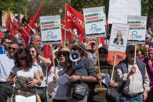 Marcha por unas pensiones dignas en Alicante (Fotos: RAFA MOLINA)