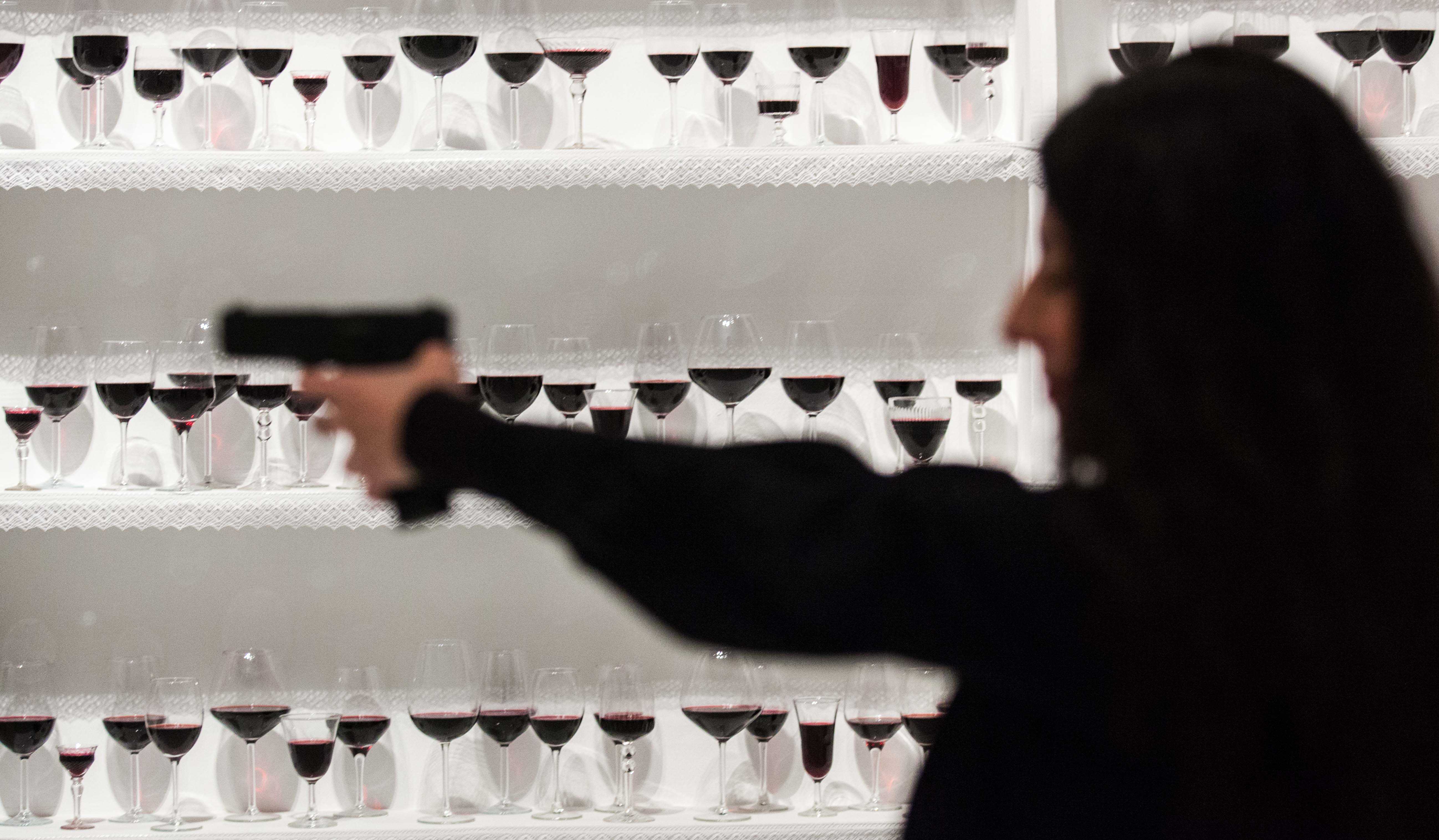 La performance de Greta Alfaro reúne a más de 200 personas