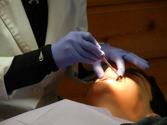 La crisis ahuyenta del dentista casi a la mitad de españloles