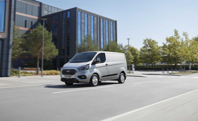 La Transit Custom de Ford amplía su liderazgo con un modelo híbrido enchufable
