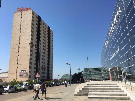 Altamira (Santander) pone a la venta el Hotel Feria un año después de comprárselo a Sando