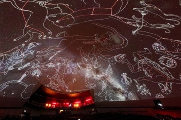 Las sesiones nocturnas del planetario de l'Hemisfèric reúnen a más de 2.000 personas