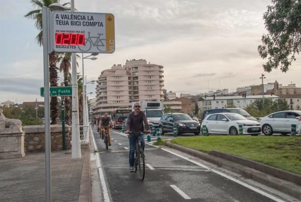 El Ayuntamiento de València instala el primer contador en directo de bicicletas