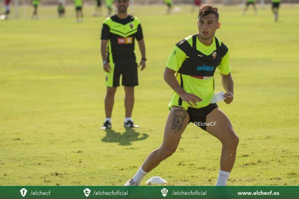 Elche prepara su visita a Oviedo con las bajas de Manu y Zotko y duda de Xavi