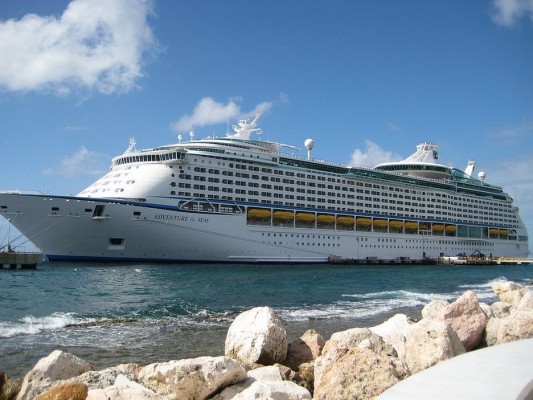 El Puerto de Valencia duplicará bonificaciones para frenar la caída de cruceristas