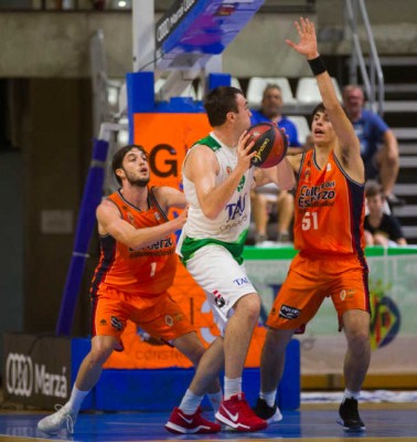 Quinta victoria de la pretemporada en la pista del TAU Castelló (55-88)
