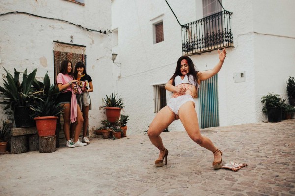 Escandall Teatral exhibe en el MIM su visión de la sociedad patriarcal con el universo 'XX'