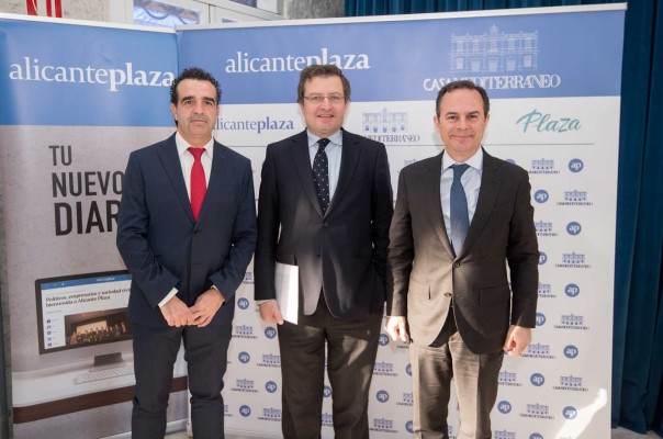Conferencia de Ignasi Guardans en Alicante Plaza-Casa Mediterráneo (fotos RAFA MOLINA)
