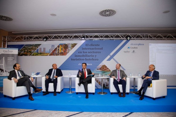 Foro AP 'El cliente internacional en los sectores inmobiliario y turístico-hotelero' (Fotos: PEPE OLIVARES)