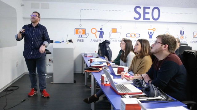 La alicantina Webpositer Academy exporta su Máster SEO al resto de España