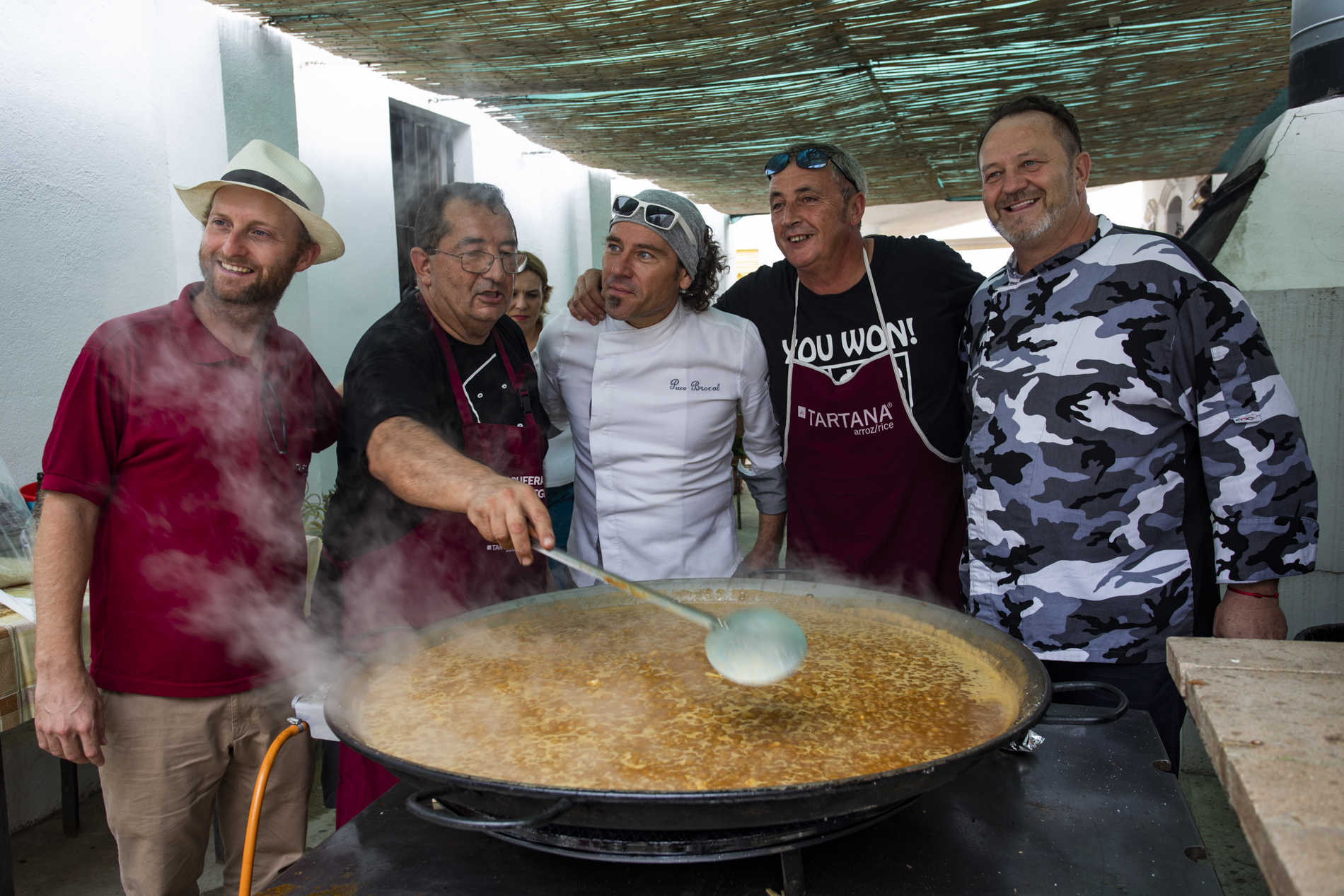 Palabra de embajador internacional: “Todavía nos cuesta mucho vender la paella tradicional a nuestros clientes”
