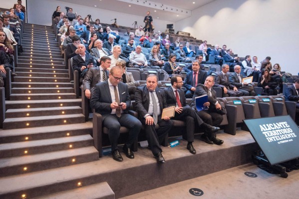 Jornada Oportunidades para las empresas exportadoras de la Ruta de la Seda (fotos RAFA MOLINA) 