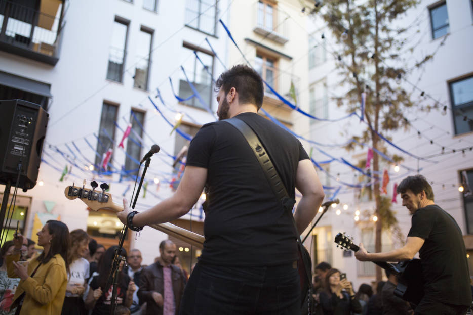 Moda, misticismos y gastronomía internacional: así es la oferta otoñal del Mercado de Tapinería 