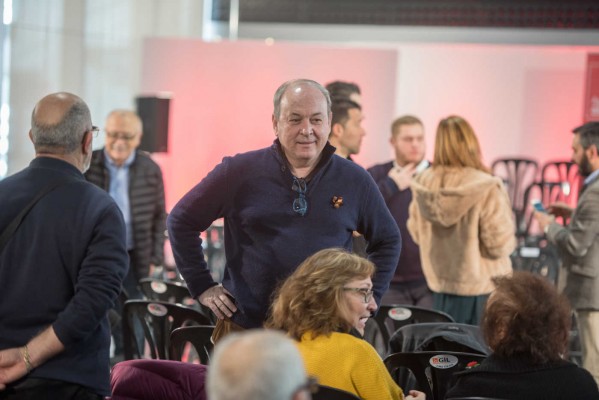 Asamblea abierta del PSOE con Pedro Sánchez en Elche (fotos RAFA MOLINA)
