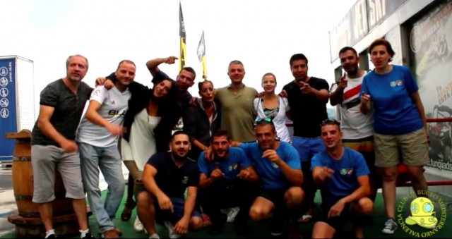 300 buzos recogerán de la playa unos 3.000 kilos de basura organizado por el club de Buceo Mediterráneo Valencia 