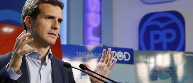 La jueza pregunta a Fiscalía si archiva la causa para tres compañeras de promoción del máster de Casado
