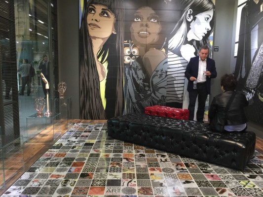 Las nuevas tendencias en diseño e interiorismo acaparan las propuestas de la cerámica española