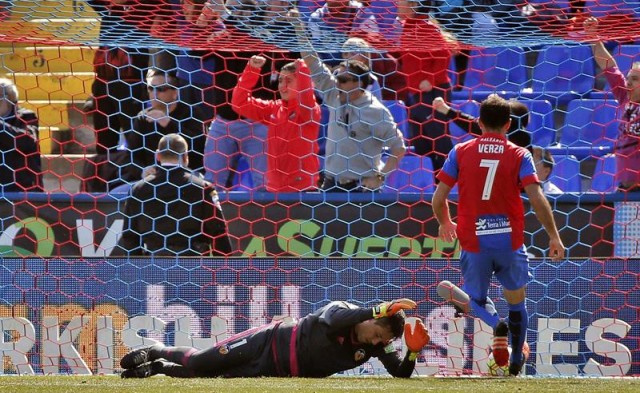 Un Valencia sin actitud cae ante el Levante