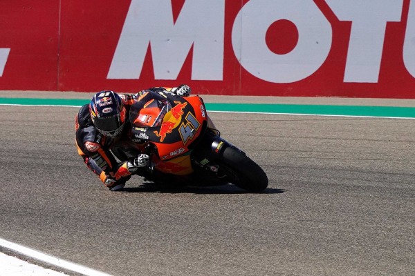Binder logra su primer triunfo, Bagnaia aumenta la ventaja

