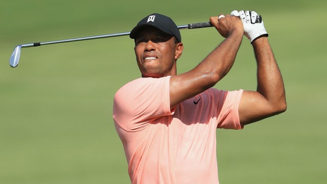 Dustin Johnson es el nuevo número uno; Tiger Woods acecha el top-10