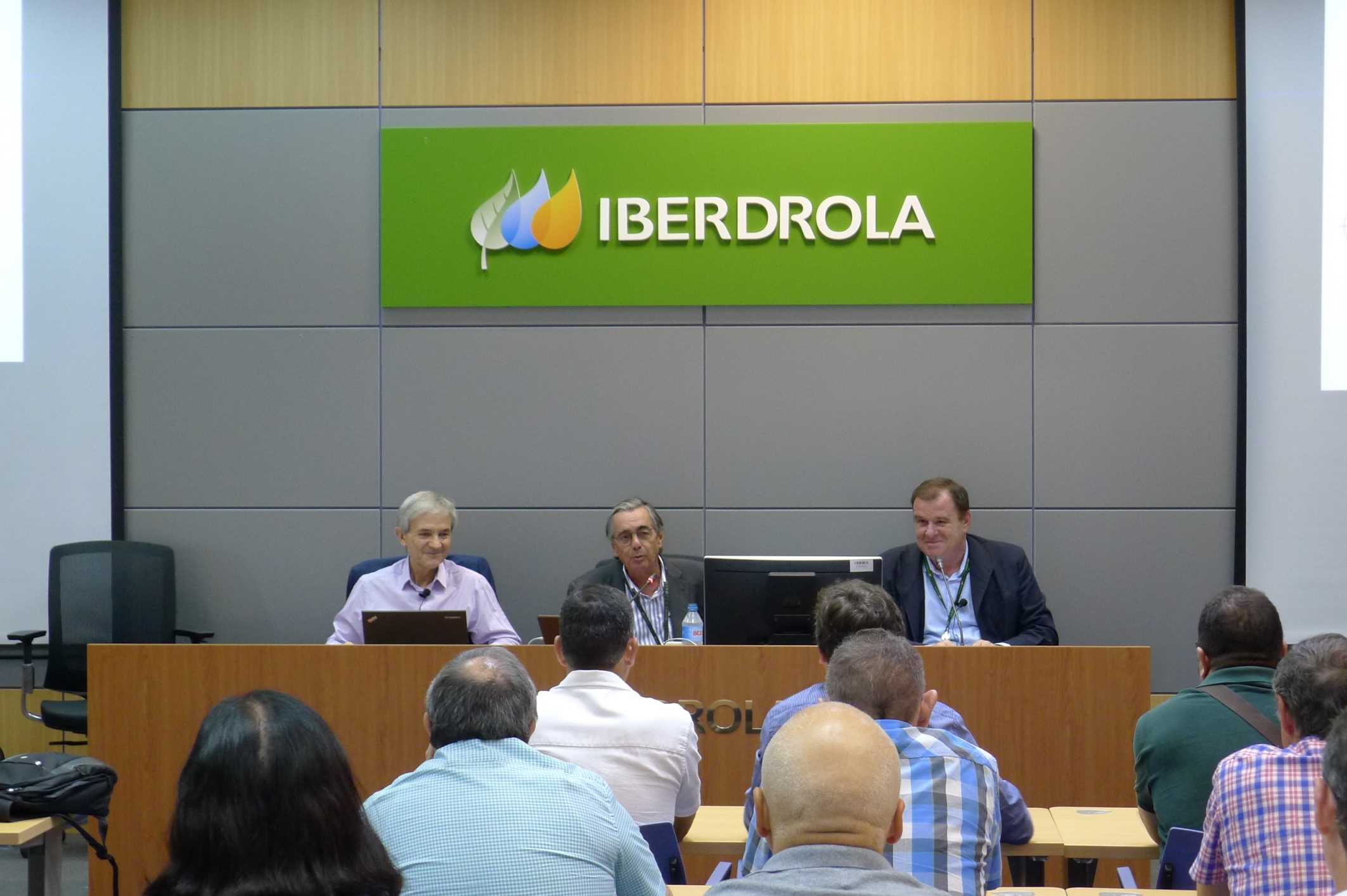 Un momento de la jornada de Iberdrola en sus instalaciones. - 