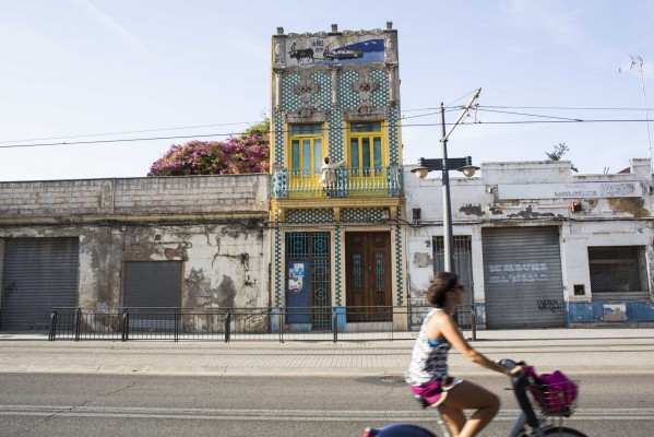 Del colorit del Cabanyal a la sobrietat de la nova Casa del Rellotger: quan l'edifici dóna la cara