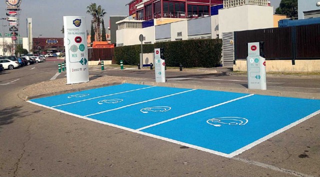 Las 'electrolineras' triunfan en la Comunitat: el Consell agota sus ayudas en solo seis meses