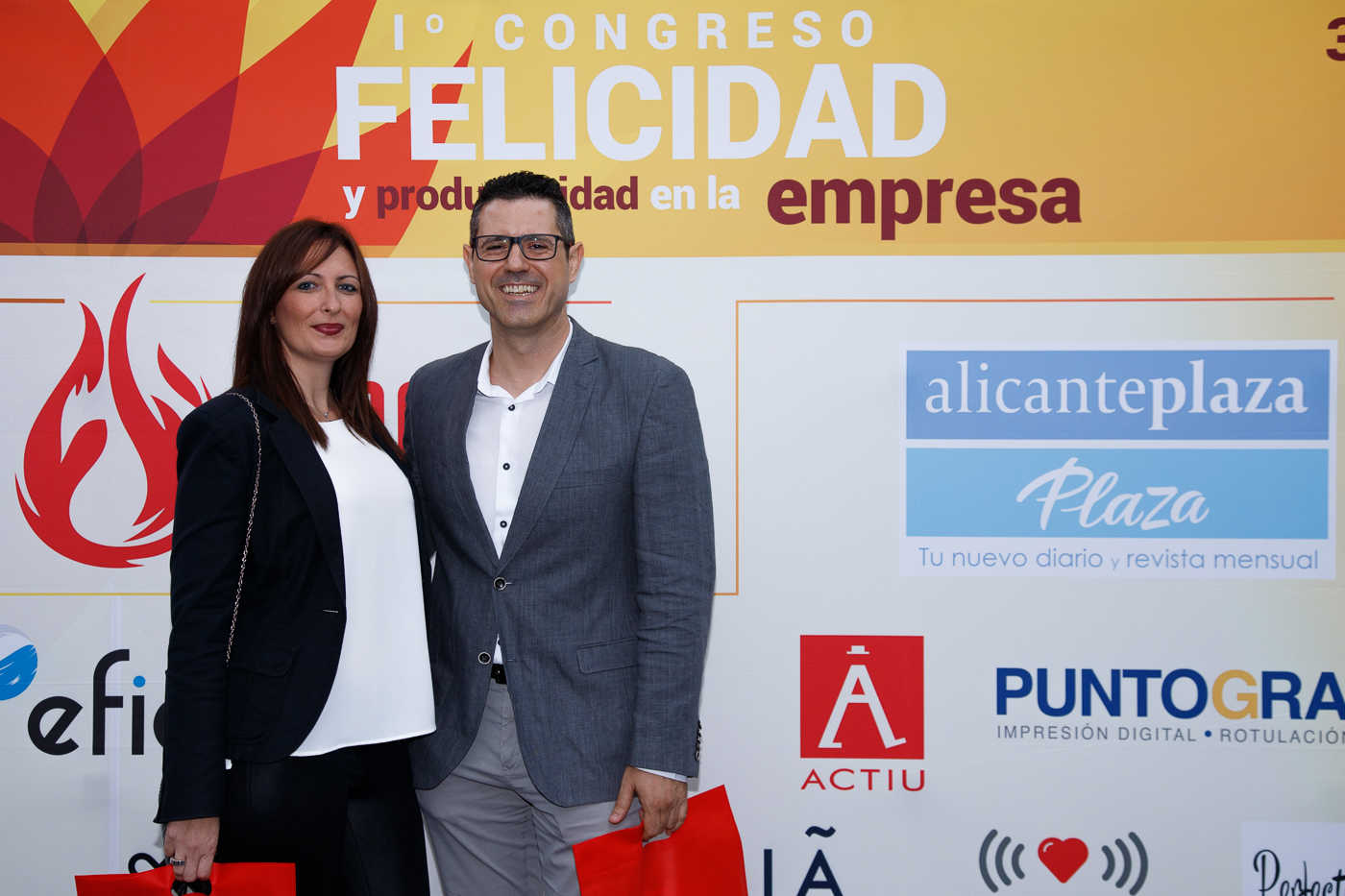 Emerge Alicante, congreso sobre la felicidad y la productividad en la empresa (Fotos: PEPE OLIVARES)