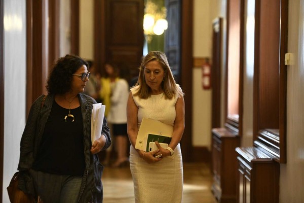 Ana Pastor denuncia que el Gobierno ha intentado coaccionarla, amenazando con su reprobación