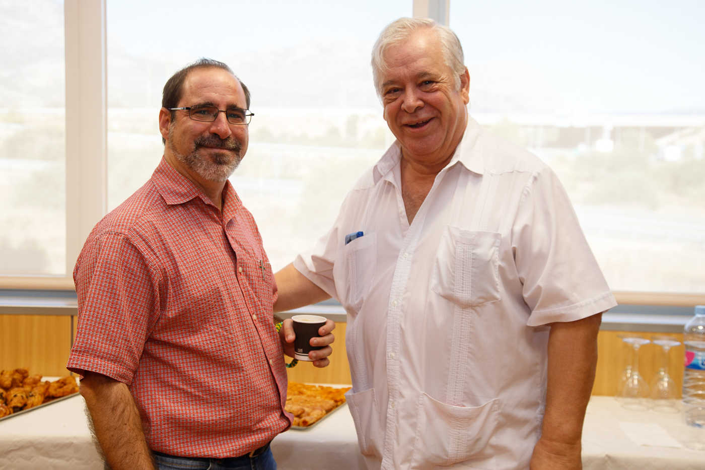 Desayuno Alicante Plaza sobre la tasa turística (Fotos: PEPE OLIVARES)